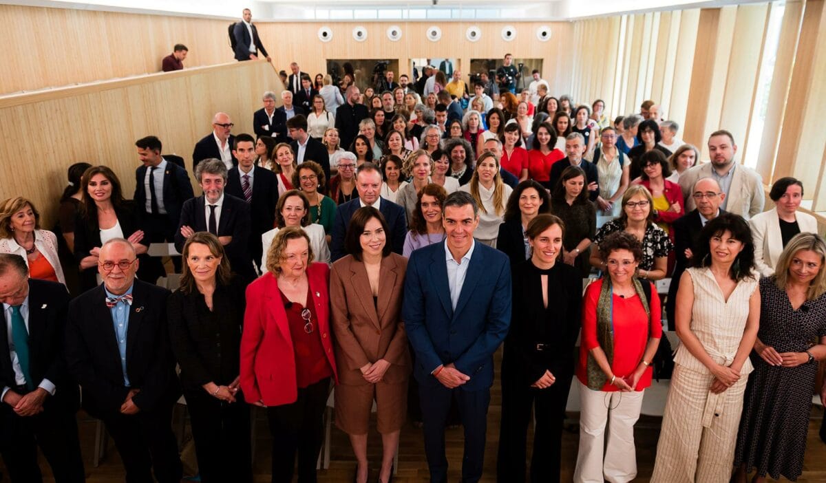 El Gobierno impulsa el programa ‘Somos. Contamos’: ¿problema real de discriminación a la mujer en biomedicina o relato político?