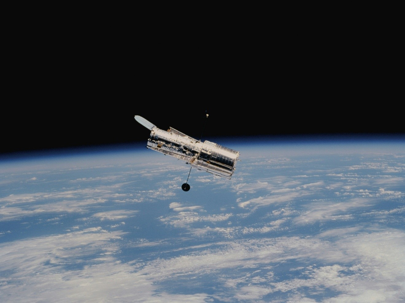 El CSIC desarrolla un recubrimiento que protege los satélites frente a una de las amenazas más peligrosas del espacio