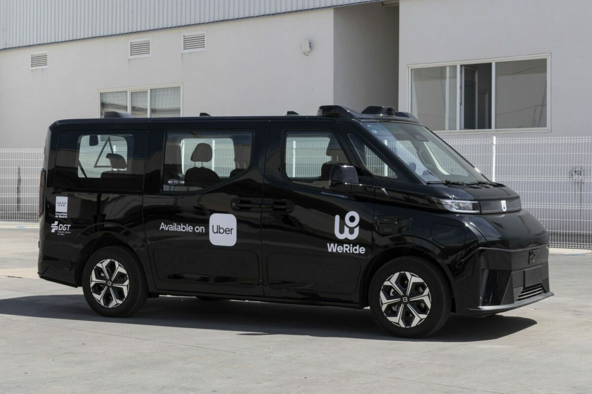 Madrid, camino de convertirse en la primera región europea con coches y taxis autónomos: Uber ya tiene autorización de la DGT
