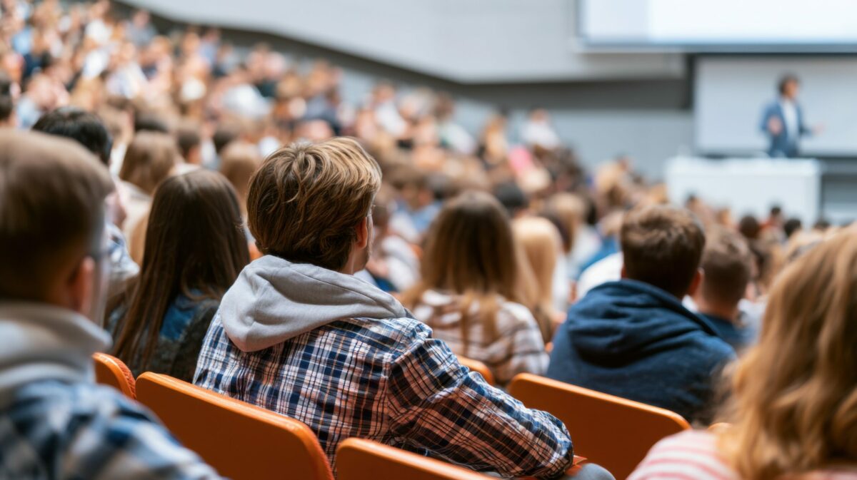 El Ministerio de Ciencia, Innovación y Universidades transferirá 150 M € a las CCAA para pagar el sueldo de 3.400 profesores ayudantes doctor